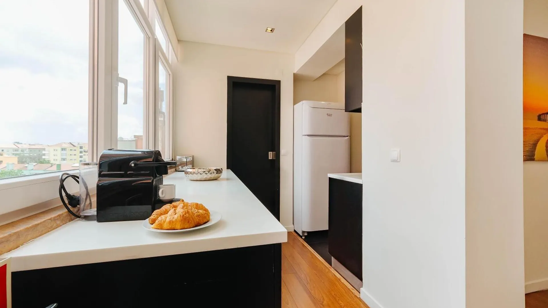 Rent4Rest Lisbon Family & Friends Apartment In Roma Avenue
