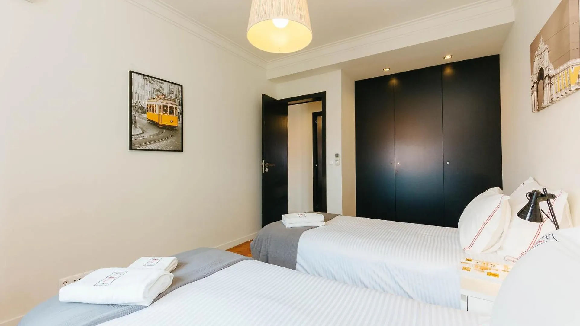 Rent4Rest Lisbon Family & Friends Apartment In Roma Avenue