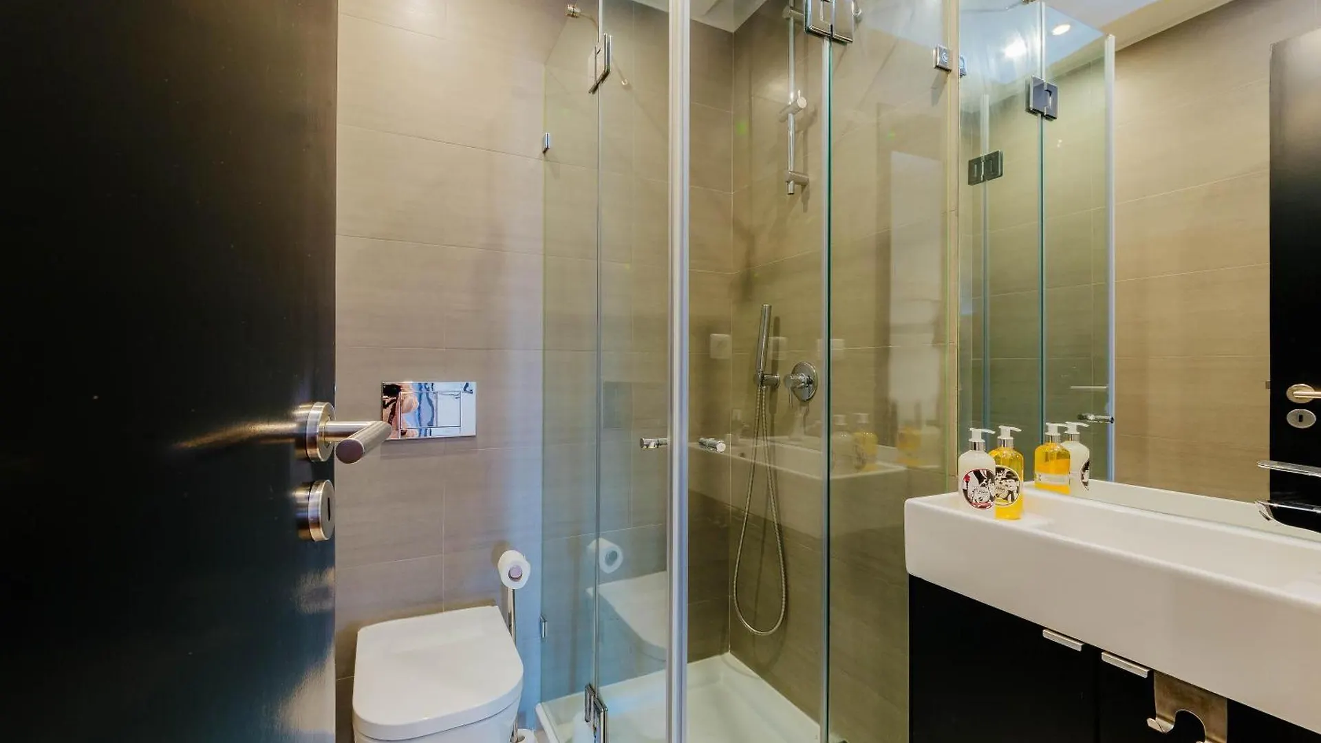 Rent4Rest Lisbon Family & Friends Apartment In Roma Avenue