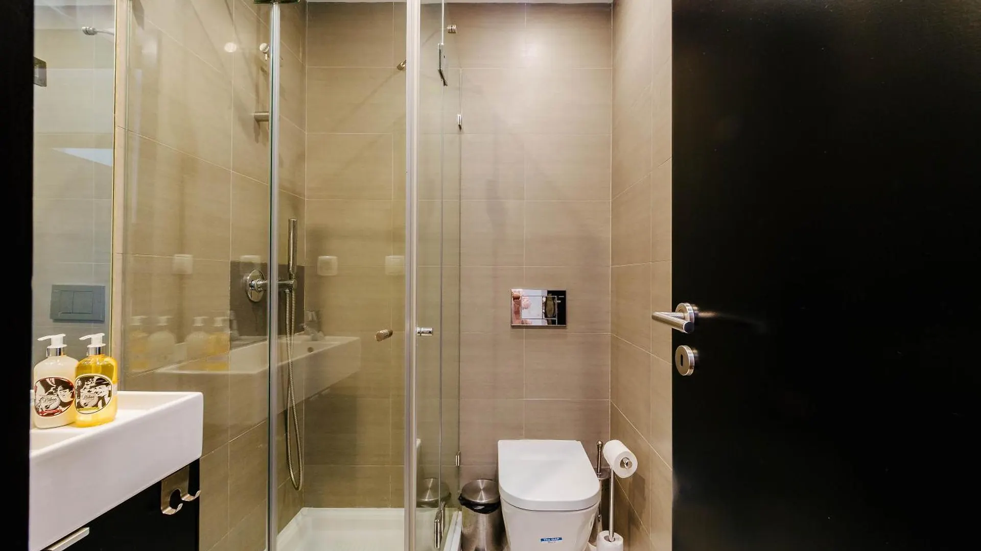 Rent4Rest Lisbon Family & Friends Apartment In Roma Avenue 0*,  Portugal