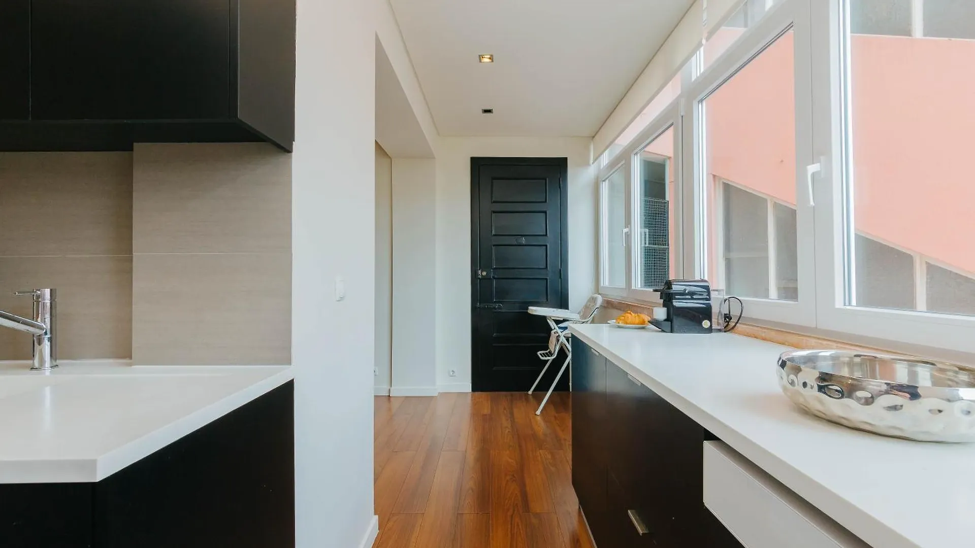 Rent4Rest Lisbon Family & Friends Apartment In Roma Avenue Portugal