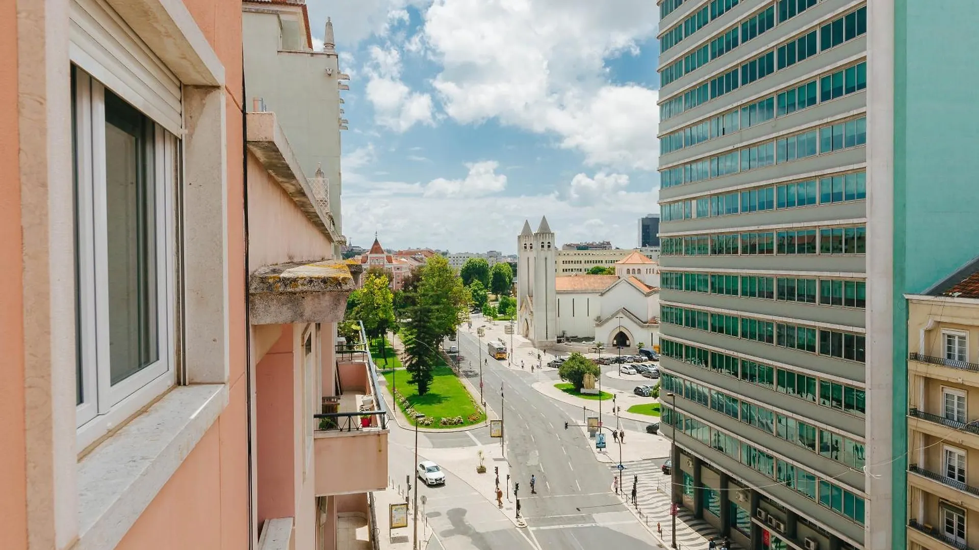 Rent4Rest Lisbon Family & Friends Apartment In Roma Avenue
