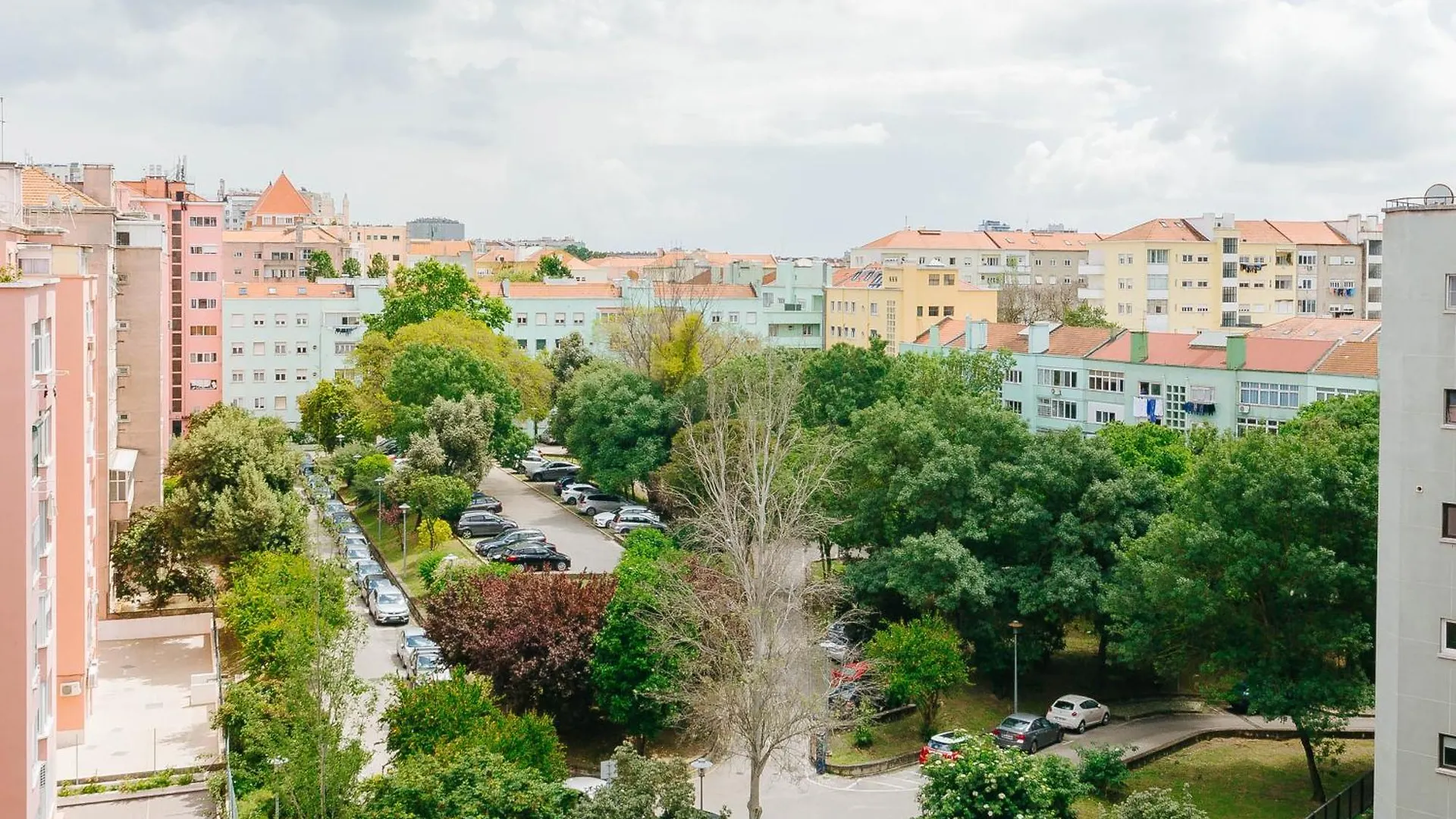 Rent4Rest Lisbon Family & Friends Apartment In Roma Avenue