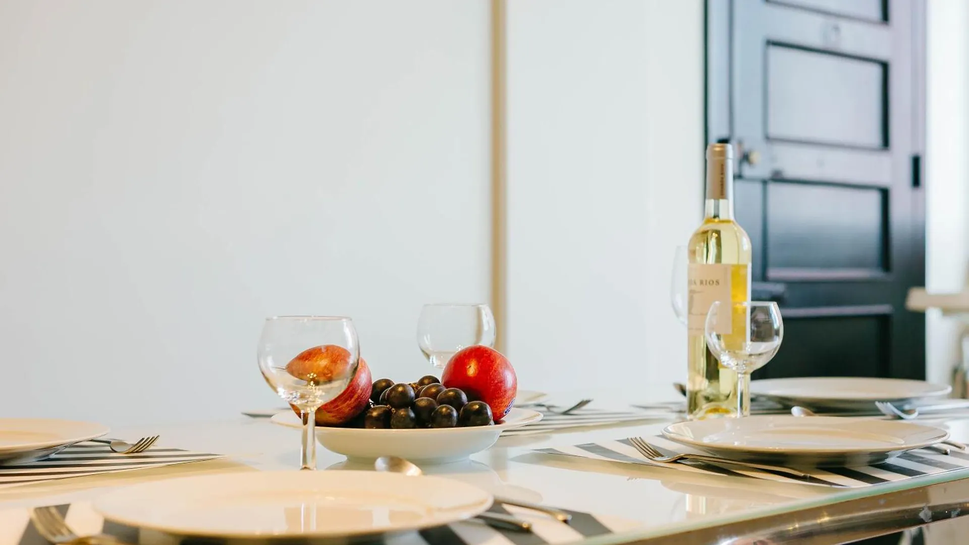 Rent4Rest Lisbon Family & Friends Apartment In Roma Avenue